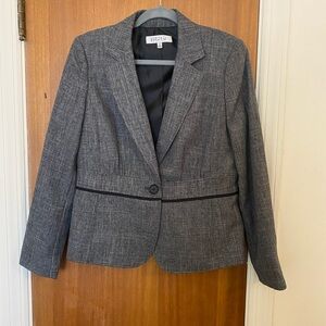 Kasper women’s gray blazer. Black piping. One button closure. Size 10.
